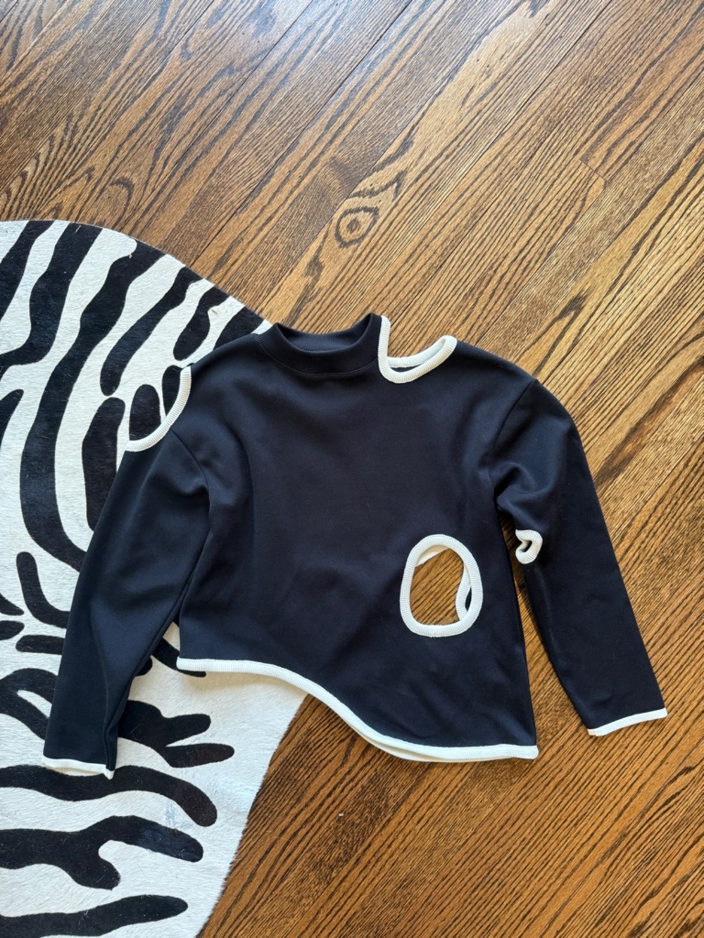 UNITED TOKYO - Structured Sweater